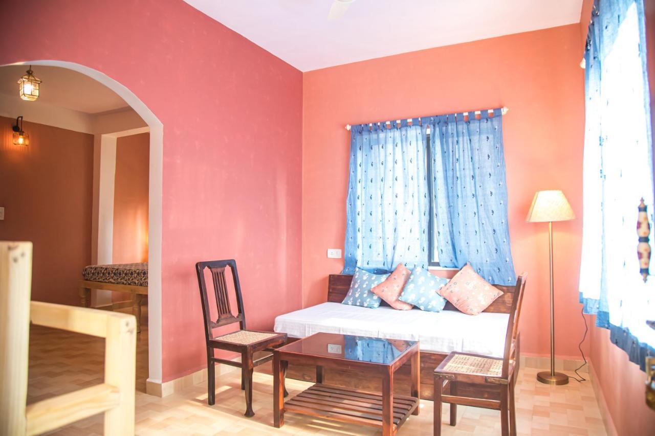 Hotel Coco Moon Morjim Exterior foto